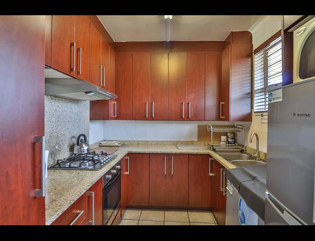 2 BEDROOM APARTMENT FOR SALE IN AMANZIMTOTI